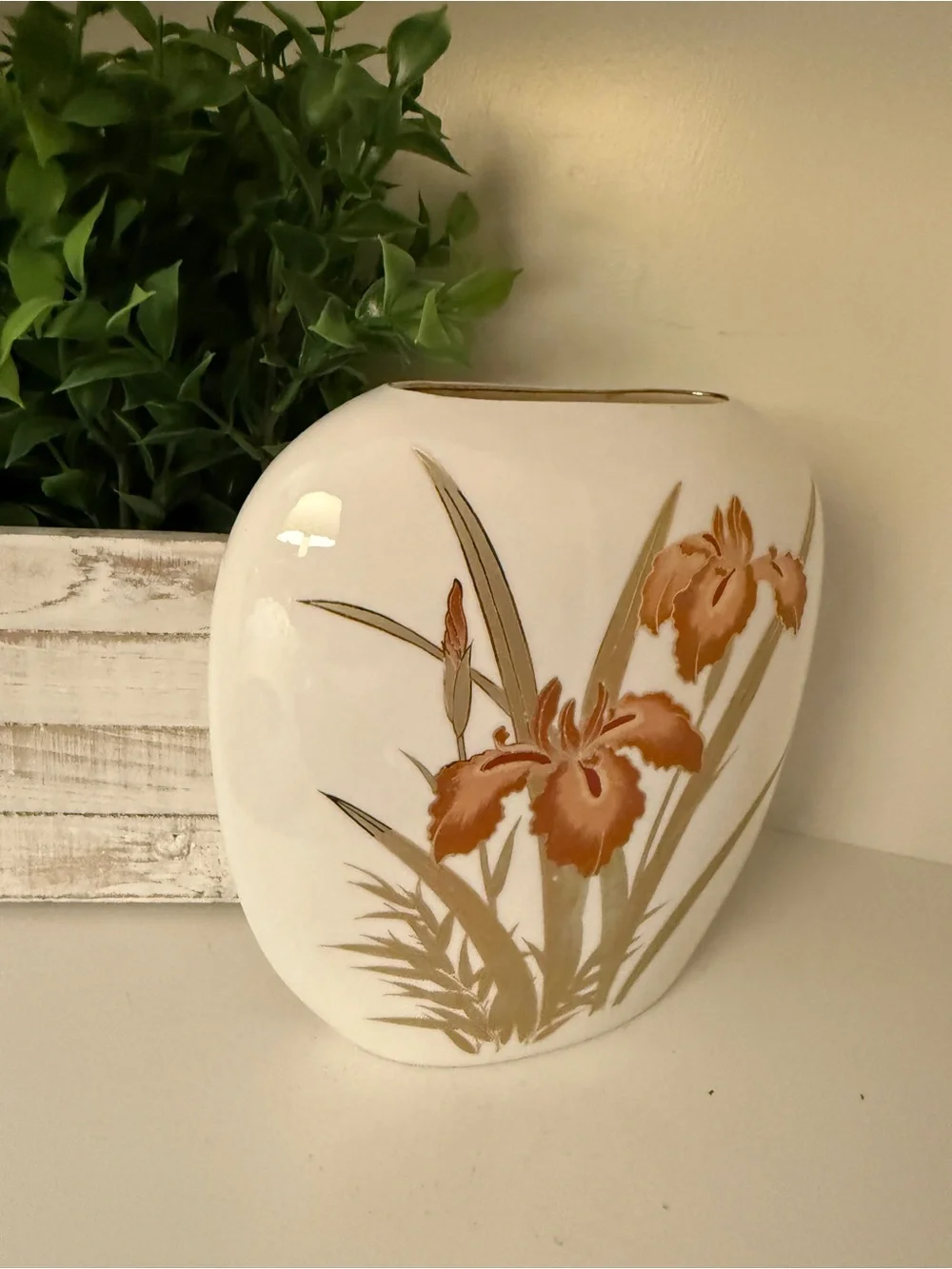 Japan Iris Floral Porcelain Vase vintage fine